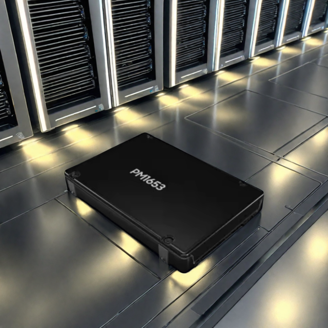 Internal Enterprise SSD MZILG7T6HBLA-00A07 PM1653 7.68TB SAS 4.0 2.5 Inch Solid State Drive for Server Laptop Desktop