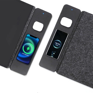 <span class=keywords><strong>Tapis</strong></span> <span class=keywords><strong>de</strong></span> <span class=keywords><strong>souris</strong></span> multifonctionnel 15W à chargement sans fil avec cuir PU super <span class=keywords><strong>feutre</strong></span> <span class=keywords><strong>Tapis</strong></span> <span class=keywords><strong>de</strong></span> bureau pour téléphone écouteur Surface en tissu confortable - Product Image 3