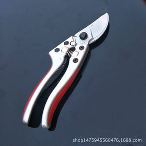 กรรไกรตัดกิ่ง Mountain Wisteria Sk5 ขนาด 8 นิ้ว แบบ Bypass สำหรับตัดกิ่งไม้ผลไม้ ด้ามจับสองสี - Product Image 3