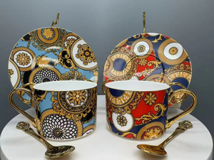 Juego de tazas de café y té de porcelana fina con diseño barroco y una exquisita caja de regalo. Borde dorado para realzar su lujo y elegancia. - Product Image 6