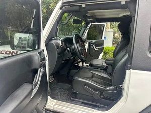 Personnalisation Intérieure <span class=keywords><strong>Jeep</strong></span> <span class=keywords><strong>Wrangler</strong></span> <span class=keywords><strong>2015</strong></span> – SUV Abordable avec Radar – Voiture d'Occasion - Product Image 3
