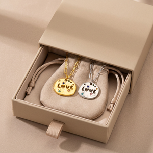 Collana con Ciondolo 'Love' in Acciaio Inox Placcato Oro 18K, Forma Irregolare Rotonda Colorata, per Festa della Mamma e San Valentino - Product Image 5