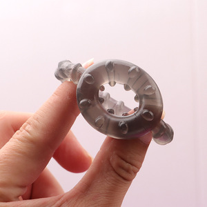 Ensemble de bagues péniennes en caoutchouc souple triple fixation noires pour retarder l'éjaculation et retenir le pénis pour les couples - Product Image 1