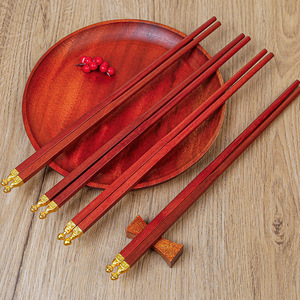Set de Regalo de Año Nuevo Chino con Diseño de Serpiente: 5 Pares de Palillos de Madera de Sándalo Rojo (para Uso Doméstico, con - Product Image 2