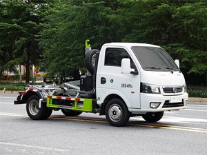 รถบรรทุกตักขยะแบบตะขอ Dongfeng 4x2 สำหรับการจัดการขยะในโรงงาน - Product Image 2