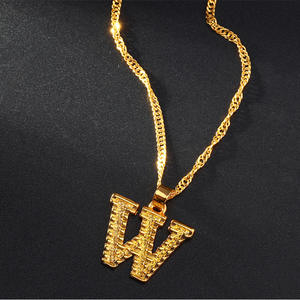 Collar con colgante chapado en oro de 26 letras de <span class=keywords><strong>A</strong></span> <span class=keywords><strong>a</strong></span> Z con cadena de eslabones, estilo moderno para fiesta, regalo de boda, características de adorno de estilo cubano - Product Image 6