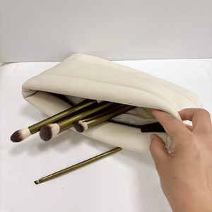 OEM nhà máy tùy chỉnh mỹ phẩm Túi trang điểm Túi Neoprene Puffy bong bóng Pouch vẻ đẹp chăm sóc da lưu trữ Scuba vệ sinh Túi trang điểm công cụ - Product Image 2