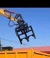 Mini-chargeuse-pelleteuse compacte, légère et polyvalente