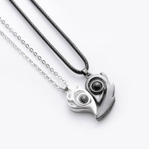 El pegamento es magnético y no se puede arreglar, rojección 100 Language oove - Product Image 2