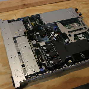 Nueva llegada R340 Xeon 2T 16G Servidor de bastidor de piezas para computadora Garantía de 3 años en stock - Product Image 1
