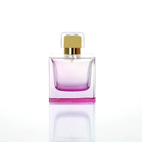 Flacon de parfum carré rose en verre de haute qualité, réutilisable, nouveau prix, 30ml 50ml 100ml, avec couvercles dorés, 100 pièces, pulvérisateur à pompe estampé à chaud
