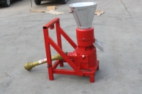 MKL229P  MKL229 P Machine à granulés de sciure de bois de hêtre et de balle de riz à trois rouleaux entraînée par une prise de force, actionnée par un tracteur