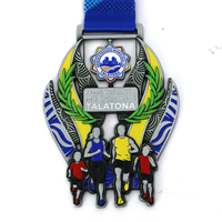 Médaille Souvenir Métallique Personnalisée par le Fabricant pour Course à Pied 5km 10km Demi-Marathon et Spinning avec Ruban Rotatif