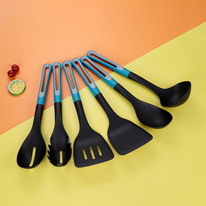Juego de Utensilios de Cocina de Alta Calidad de 6 Piezas con Mangos de Nailon Plástico para Utensilios Antiadherentes para Cocinar en la Cocina - Product Image 4