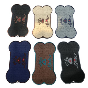 Modernos Tapetes de Silicona de Goma Impermeables y Libres de BPA para Alimentación de Perros y Gatos - Product Image 2