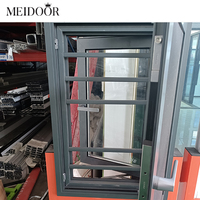 Cadre de fenêtre à battants en aluminium et verre de style français, design moderne pour fenêtres de maison avec moustiquaire