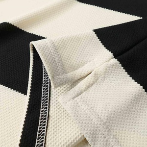 เสื้อเชิ้ตผู้ชายแบบสวมใส่สบายสำหรับฤดูร้อน ผ้าถัก 100% ผ้าฝ้าย แขนสั้น พิมพ์ลาย ระบายอากาศดี ติดกระดุมด้านหน้า ทรงปกติ - Product Image 5