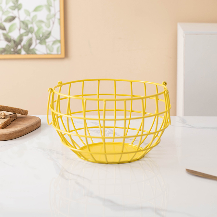 Single yellow American-style basket