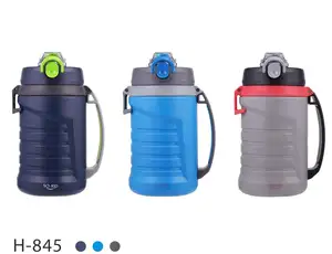 Jarra de água térmica de palha de 1/2 galão com tampa de plástico com isolamento de espuma e alça para bebidas de camping e adultos