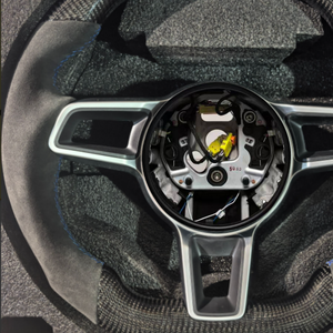Volante de Fibra de Carbono y Alcántara de Alta Gama Personalizado para <span class=keywords><strong>Porsche</strong></span> 718 911 992 997 985 981 <span class=keywords><strong>Cayman</strong></span> Boxster Taycan - Product Image 2