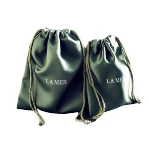Vente en gros de pochettes en satin de soie avec cordon de serrage pour accessoires de bijoux, personnalisables avec logo, écologiques et durables, sacs cadeaux - Product Image 3