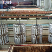 Ligne de production automatique d'anodisation décorative de profilés en aluminium, technologie ultrasonique, haute capacité, alliage 6061 6063, surface de qualité