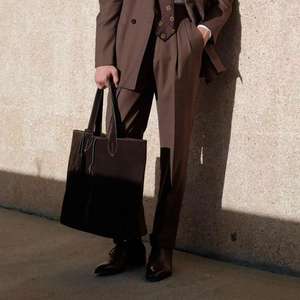 Traje de Lana 100% Marrón Café de Doble Botonadura Personalizado - Confección a Medida para Pedidos al por Mayor B2B y Personales - Product Image 4