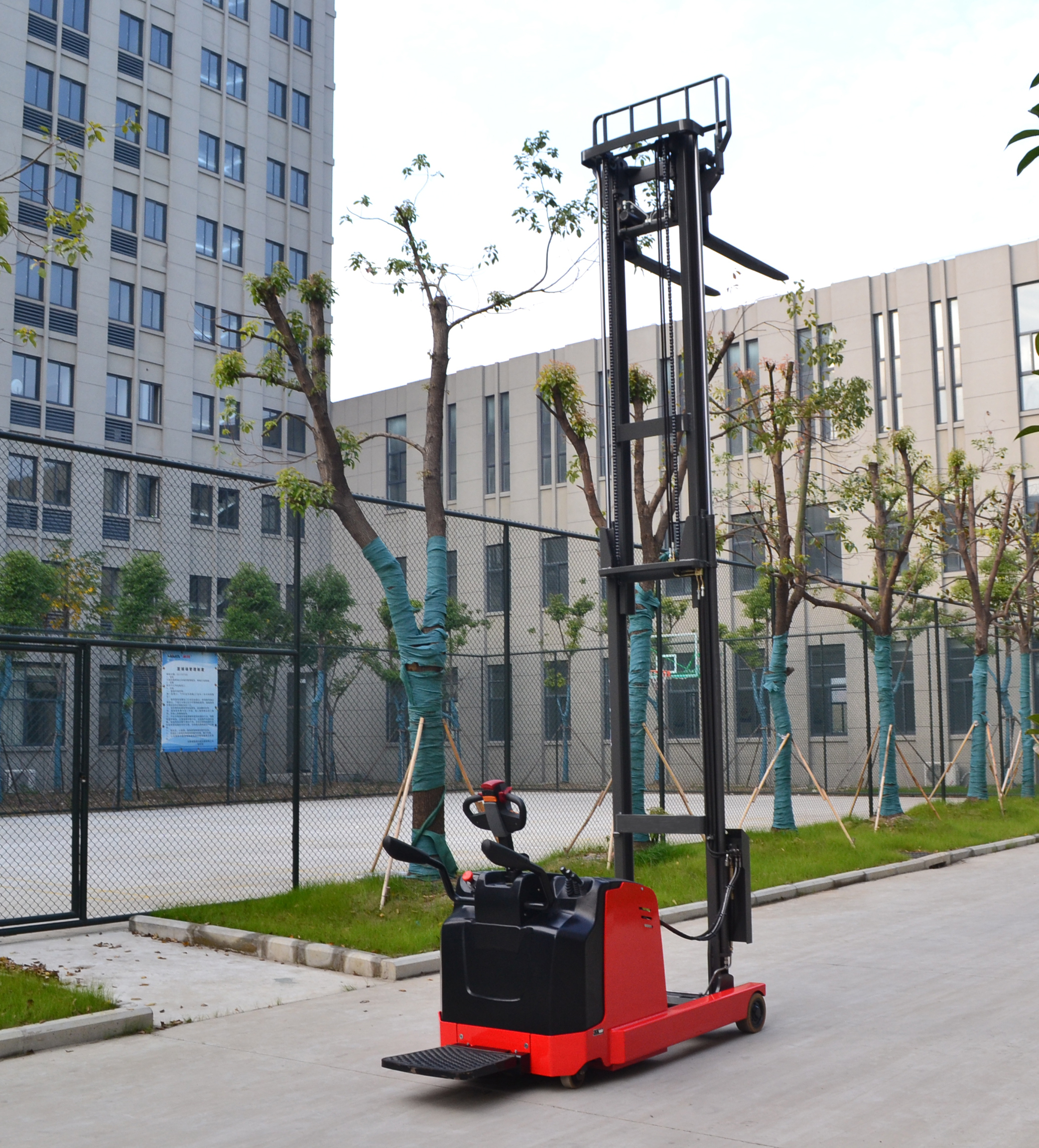 Mât large 2.5m 3m Gerbeur Électrique avec double hydraulique cylindres