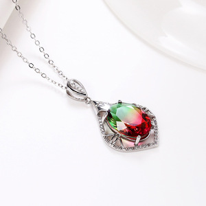 Ciondolo a Goccia di Cristallo in Argento 925 Placcato Rodio, Gioiello Classico da Donna per Uso Quotidiano - Product Image 1
