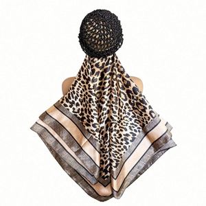 Envoltura Protectora 2 en 1 de Satén para Dormir y Viajar, Cuidado del Cabello Después del Alisado con Paño de Seda, con Pañuelo de Regalo - Product Image 1