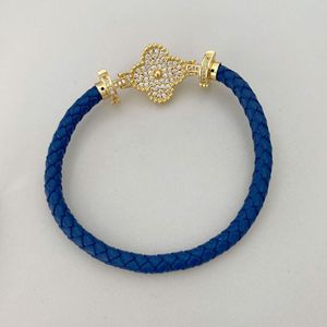 Bracciale in Pelle con Quadrifoglio Placcato Oro 18K in Stile Europeo e Americano, Gioielli all'Ingrosso - Product Image 6
