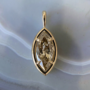 Pendentif en diamant jaune marquise, charme doré, pierre ovale à quatre griffes, bijou cadeau - Product Image 1