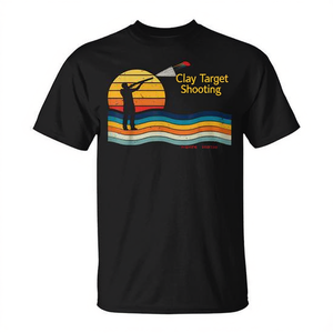 Camiseta Retro de Tiro al Blanco con Diseño de Atardecer para Entusiastas de Deportes de Caza con Escopeta - Product Image 2