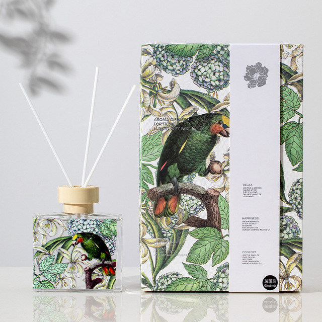 Flameless Aromatherapy Set Birthday Gift Box for Reed Diffuser With Essential Oils Fragrance Souvenir Gift
