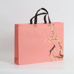 Sac en papier personnalisé avec votre propre logo, sac de luxe pour vêtements, sac à poignée - Product Image 3