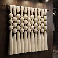Décoration murale en macramé avec pompon en polyester et motif bulle, style tapisserie, couleur or blanc, idéale comme cadeau de pendaison de crémaillère ou décoration artistique pour la salle à manger
