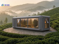 Maison capsule spatiale moderne sur mesure avec structure en alliage d'aluminium et façade en verre pour hôtel, villa et glamping