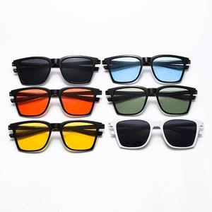 26 Nouvelles Lunettes de soleil de style coréen décontractées pour la conduite et la plage, de type boîte, rétro, simples et tendance, pour le marché transfrontalier européen et américain - Product Image 3