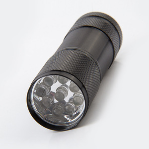 Mini Linterna de Alta Calidad de Aleación de Aluminio con 9 LED de Luz Blanca Neutra, Resistente al Agua IP55, Funciona con Pilas AAA, para Camping y Emergencias - Product Image 5