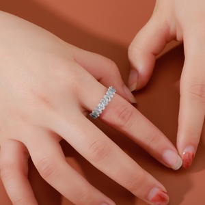 Nuevos anillos de boda de latón, joyería para mujer, anillo de Zirconia cúbica ovalada de una sola capa, anillos de joyería CZ abiertos ajustables chapados en oro - Product Image 1