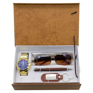 Tùy Chỉnh Deluxe Bộ Quà Tặng Valentine Của Logo Thép Đồng Hồ Bút Kính Mát Keychain Khuy Măng Sét Lật Bìa Hộp Quà Tặng Cá Nhân Cho Nam Giới - Product Image 4