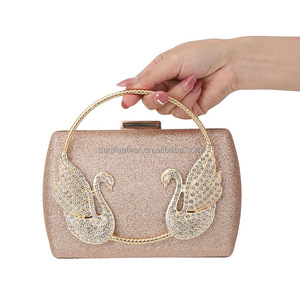 กระเป๋าคลัทช์แฟชั่นหรูหราสำหรับผู้หญิง พร้อมตัวล็อคโลหะและสายสะพายไหล่-กระเป๋าสำหรับงานเลี้ยงอาหารค่ำและงานปาร์ตี้ DAQI - Product Image 2