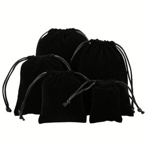 Sac à dos à cordon de serrage pour le rangement et le recyclage, petit sac en velours imprimé, nouveaux sacs en tissu, pochette à parfum, noir ou couleur personnalisable - Product Image 1
