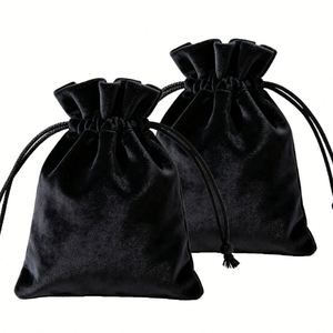 Sacs à cosmétiques en velours noir de luxe 5*7cm avec cordon de serrage, pochettes d'emballage cadeau en velours, logo personnalisable, recyclables, pour rouges à lèvres - Product Image 1