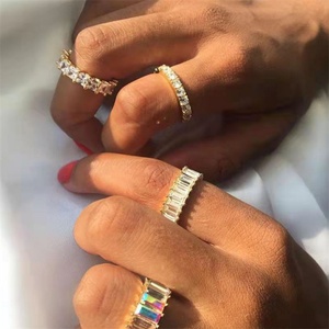 Anillos de Zirconia Cúbica AAA de Alta Gama, Anillo Baguette Chapado en Oro de 18k, Joyería de Acero Inoxidable para Mujer - Product Image 6