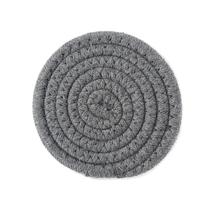 สีเทาเข้ม