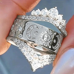 Anello con design a corona solare a tre strati per donna - Product Image 6