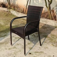 Fauteuil de jardin confortable en rotin PE, empilable, avec structure métallique, chaise en osier pour balcon extérieur et jardin