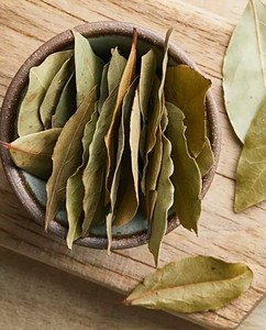 FAQ Feuille de laurier naturel AD Sacs en PP de 25kg séchés bruts Herbe d'épices de qualité moyenne pour l'exportation d'assaisonnement de l'industrie alimentaire - Product Image 3