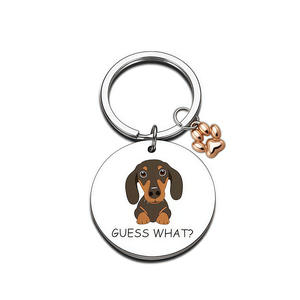Porte-clés rond en acier inoxydable gravé au laser avec motif de chien de dessin animé Uionen, comme un petit cadeau pendentif - Product Image 2